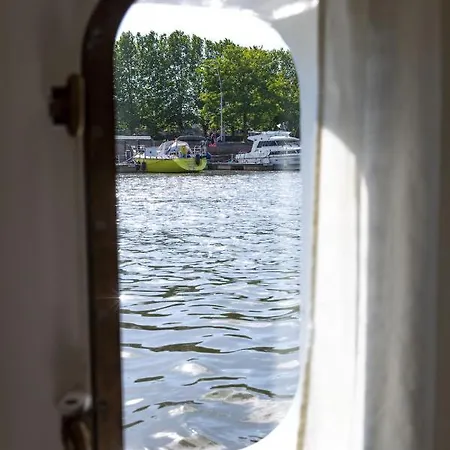 Tekne The Boatel